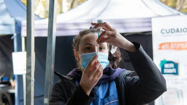 Advierten sobre la baja vacunación en niños luego de la pandemia en barrios de la ciudad