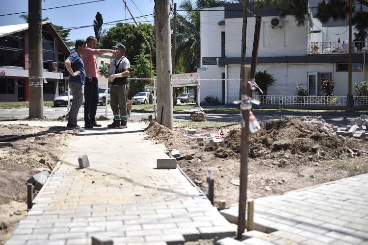 La Municipalidad mejora playas y paseos de cara al verano