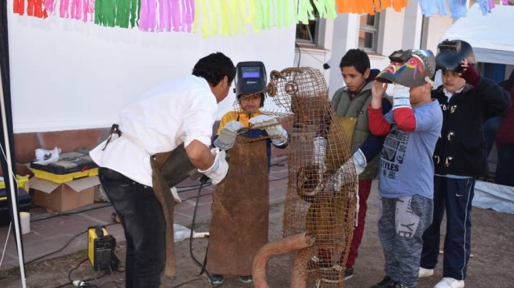 La provincia celebra por primera vez el Día de las Personas que Trabajan en Niñez, Adolescencia y Familia