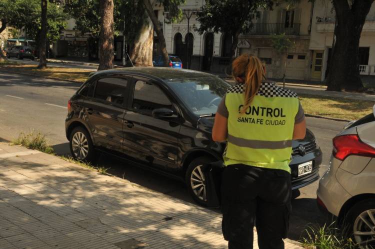 Saúl Perman propone un “kit de verano” para agentes de tránsito