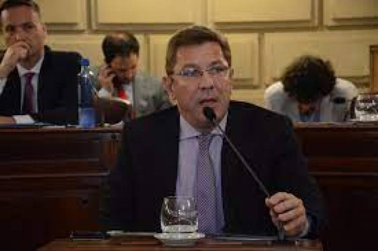Senador Rodrigo Borla: "Es una buena noticia que el partido socialista haya confirmado su presencia en el Frente de Frentes"