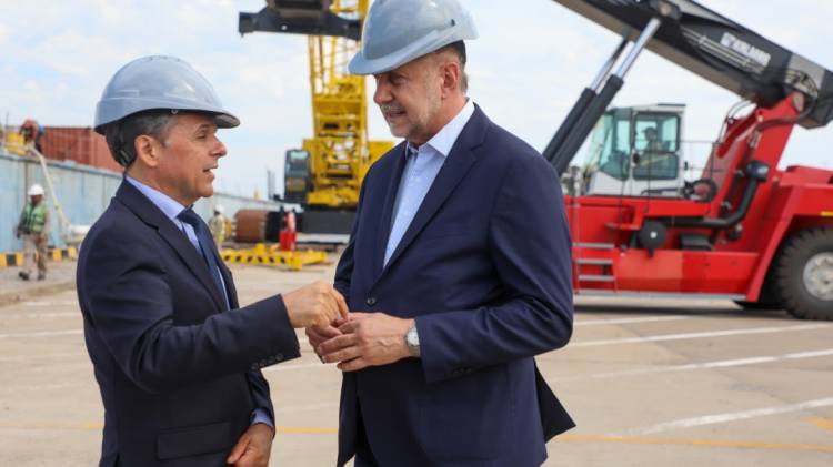 Perotti y Giuliano recorrieron las obras en el Puerto de Santa Fe