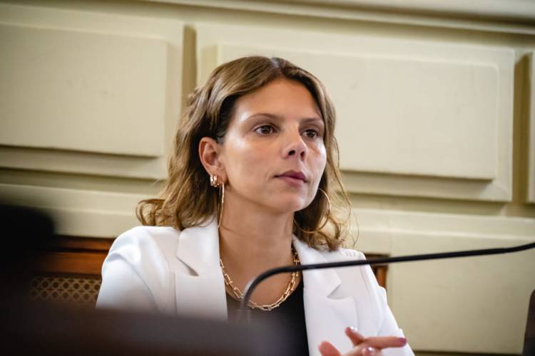 Gisel Mahmud “Las politicas del gobierno van en contra de los derechos de los niños”