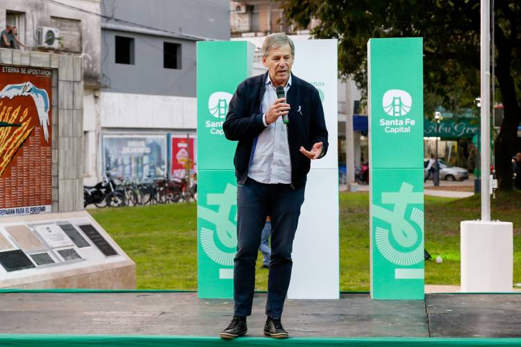 Jatón reinauguró la Plaza del Soldado Argentino: “Esto significa recuperar ciudadanía”