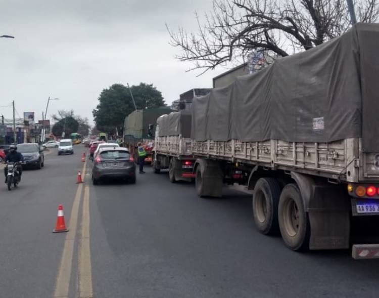 Refuerzo de controles de tránsito pesado sobre el puente carretero