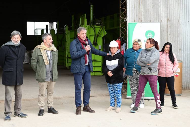 Jatón inauguró la ampliación de la planta de selección y clasificación de residuos