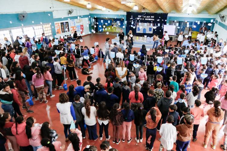 La campaña “Juntá, reciclá, transformá” se instaló en la escuela 1109 de Yapeyú