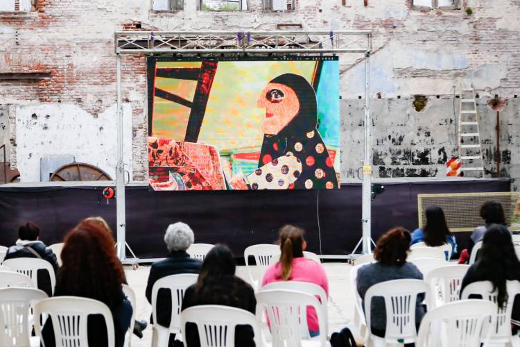 La serie animada “Susurradoras” se proyectó en el Mercado Progreso