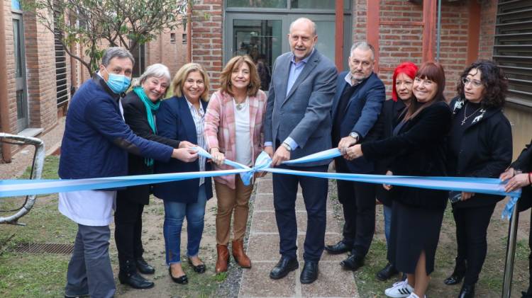 Perotti presentó el nuevo resonador del Hospital "Orlando Alassia"