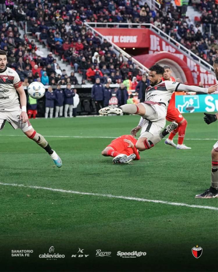Colón dio el batacazo, en su debut en Avellaneda