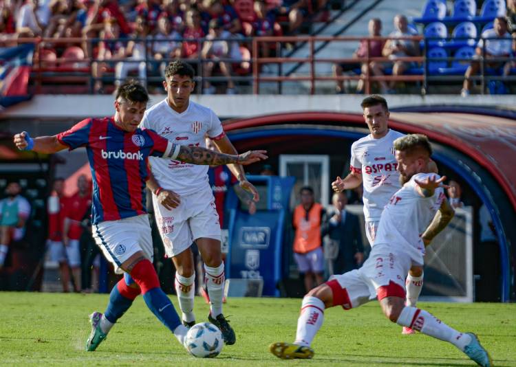 Unión rescató un puntazo en su visita al "Pedro Bidegain"