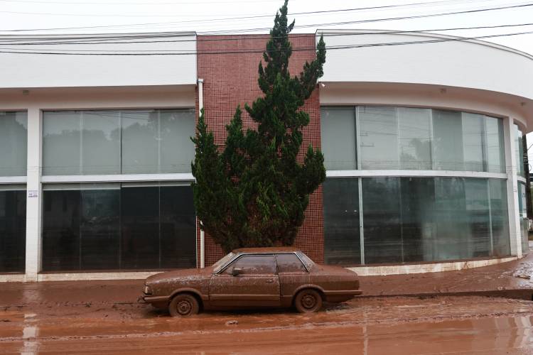 Al menos 31 muertos y más de 70 desaparecidos por inundaciones en el sur de Brasil
