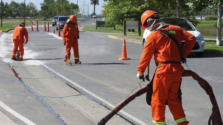 Hubo 52 ofertas en la licitación para obras de sellado de fisuras en las rutas de todos los departamentos