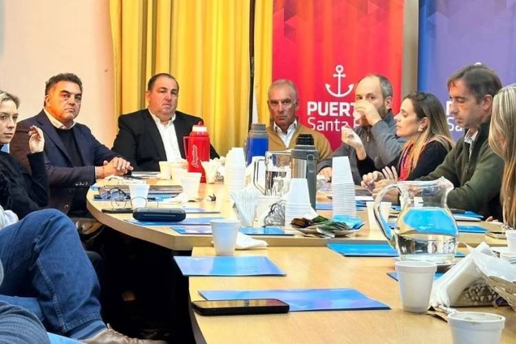 Papaleo participó de la reunión del ECAM en el puerto de Santa Fe