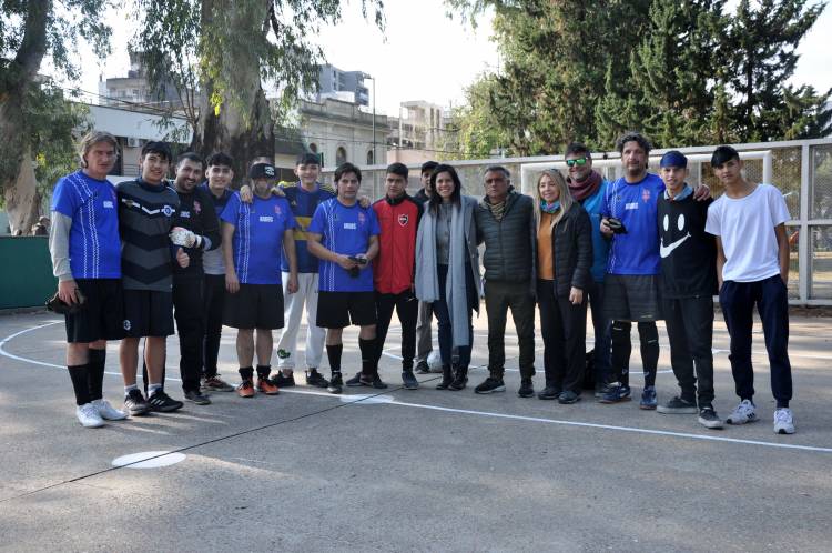 El municipio intervino con mejoras la Cancha de la Inclusión en el Independencia