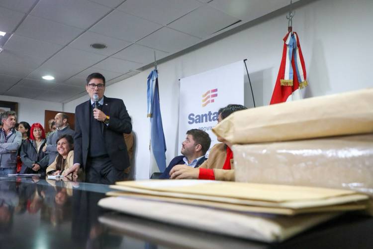 Avanza el Programa 1000 Aulas con licitaciones para escuelas de Santa Fe y Santo Tomé