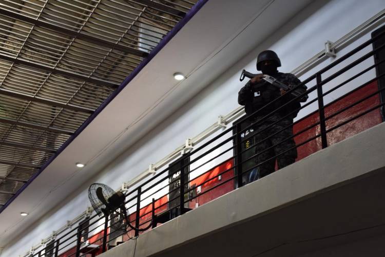 Secuestraron celular en la celda de una reclusa alojada en el Complejo Penitenciario Rosario