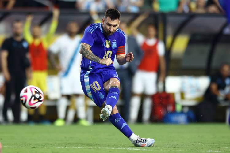 En la antesala de la Copa América, el campeón goleó a Guatemala