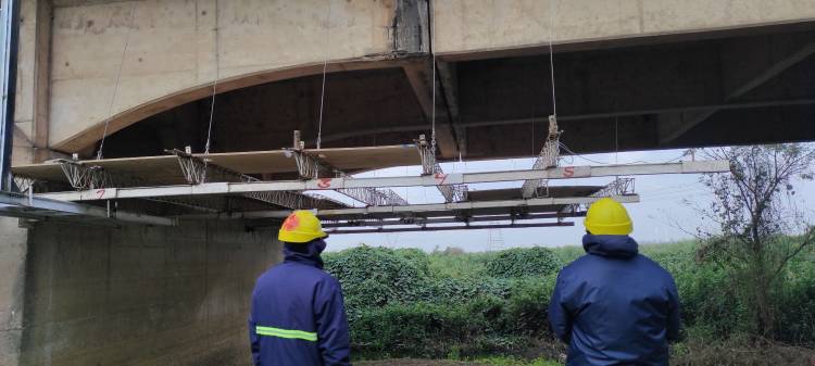 Avanzan las obras en el puente carretero
