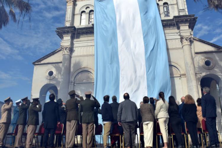 Santo Tomé conmemoró el Día de la Bandera