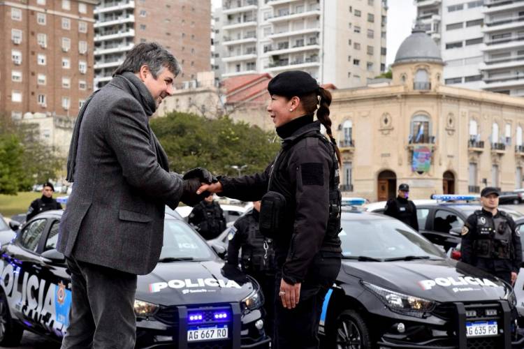 Rosario: desde hoy patrullan las calles 131 nuevos móviles de la Policía de Santa Fe