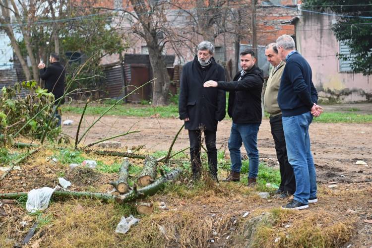 Barrio Chalet: avanzan los trabajos de limpieza y desobstrucción del canal Tacca