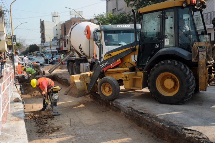 Se repararon 390 metros cuadrados de avenidas y calles en una semana