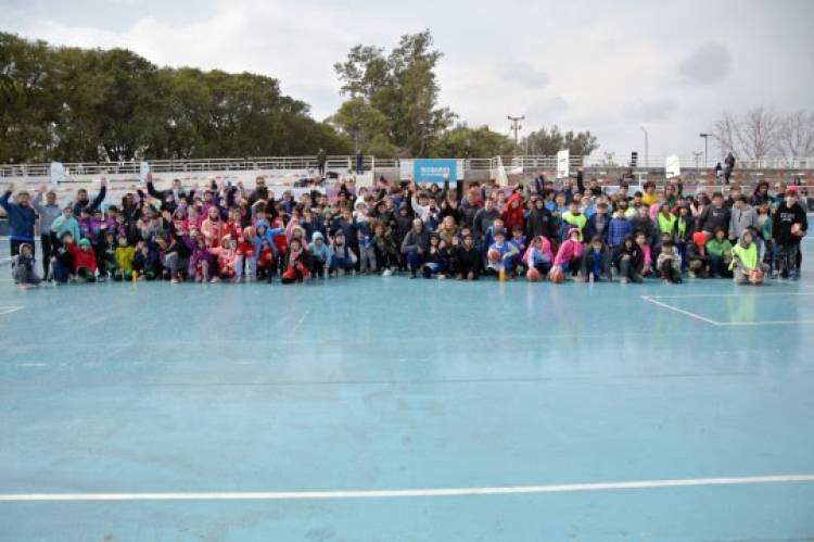 Rosario en Movimiento: niños y niñas fueron protagonistas en un nuevo “Encuentro Multideportes”