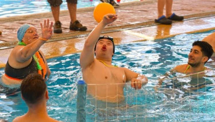 Agenda deportiva: llega la muestra anual de natación del proyecto «Yo También Juego»