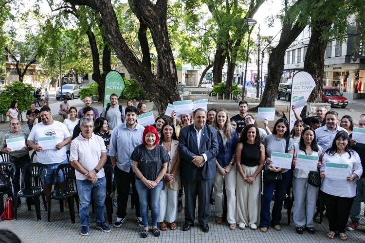 Fortalecimiento Activa: 18 emprendedores de la ciudad recibieron los primeros microcréditos municipales