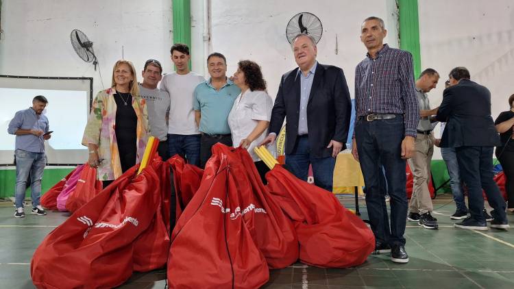 Entrega de Kits Deportivos del Programa “Santa Fe en Movimiento” 