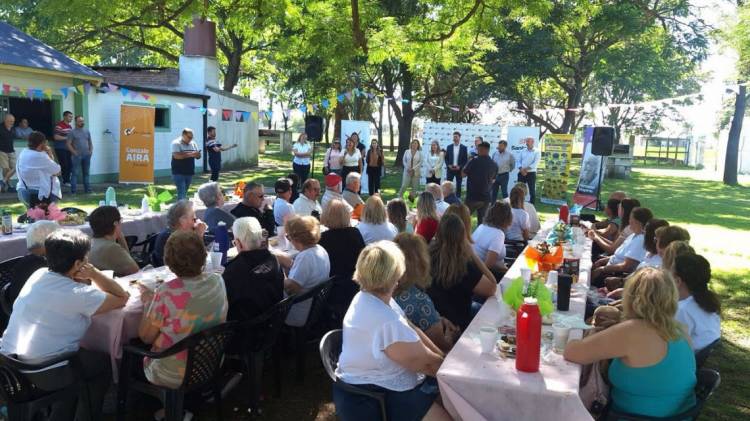 Actitud Verano: Provincia presentó las colonias de vacaciones para personas mayores