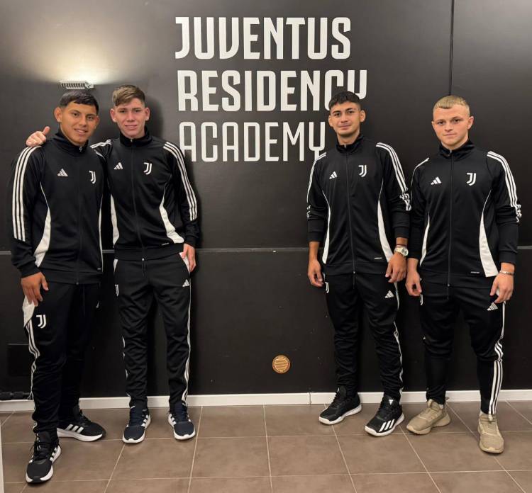 Club Argentino de Rosario y Academia Juventus: Desarrollo Internacional y Clínica de Fútbol Juvenil
