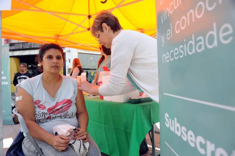 Se realizan jornadas de promoción de salud en playas y balnearios de la ciudad