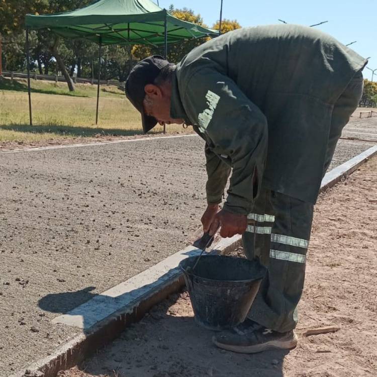 Zona de boliches: se realizan obras construcción de senderos e intervenciones en el alumbrado