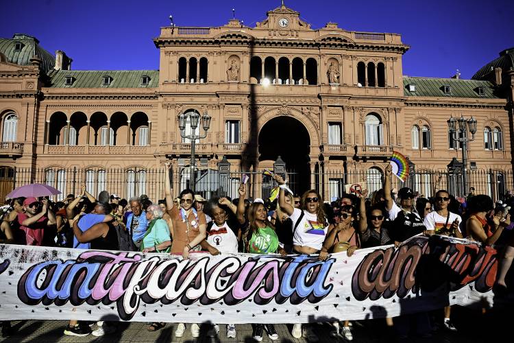 Marcha federal del colectivo LGBIQ+ por las declaraciones del presidente en Davos