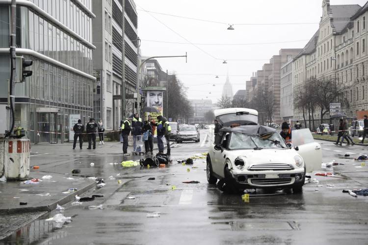 Atropello masivo en Munich, buscan determinar si fue unataque terrorista