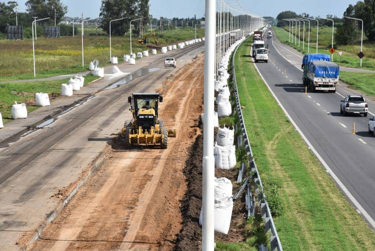 Operativo Cosecha: coordinan acciones para mantener el tránsito fluido mientras avanza la obra del tercer carril de la autopista