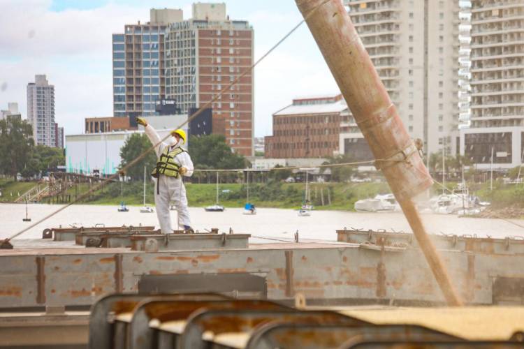 Puerto de Santa Fe: se embarcan 20.000 toneladas de trigo con destino al cordón industrial