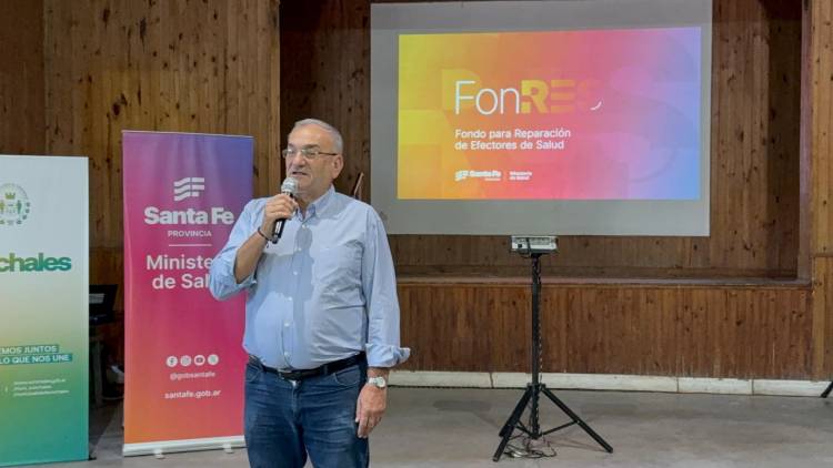 Calvo participó de la firma de convenios del FonRes para la reparación de centros de salud