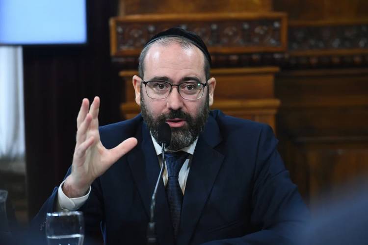 Rehenes israelíes liberados con Yarden Bibas a la cabeza expresaron temor e ira por los renovados ataques aéreos en Gaza