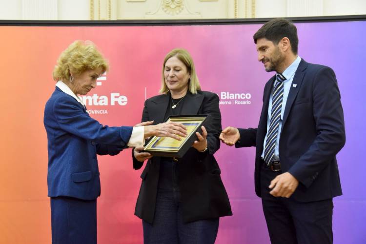 El gobernador otorgó un reconocimiento a la trayectoria de la jueza María Angélica Gastaldi
