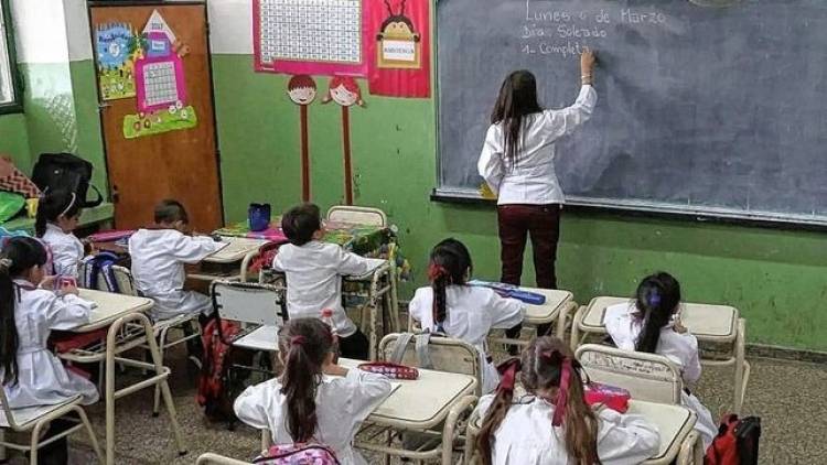 Asistencia Perfecta: más de 55 mil docentes, directivos, secretarios y preceptores cobran el incentivo mensual de marzo