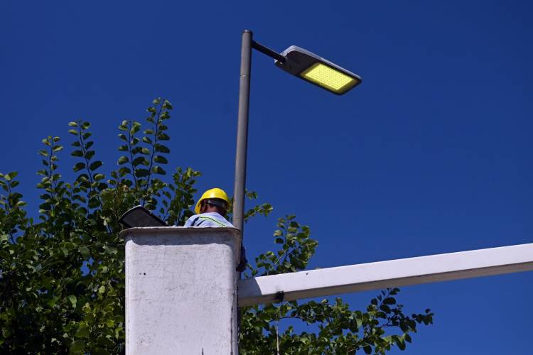 Plan de iluminación: mayo arranca con intervenciones en 14 nuevos barrios