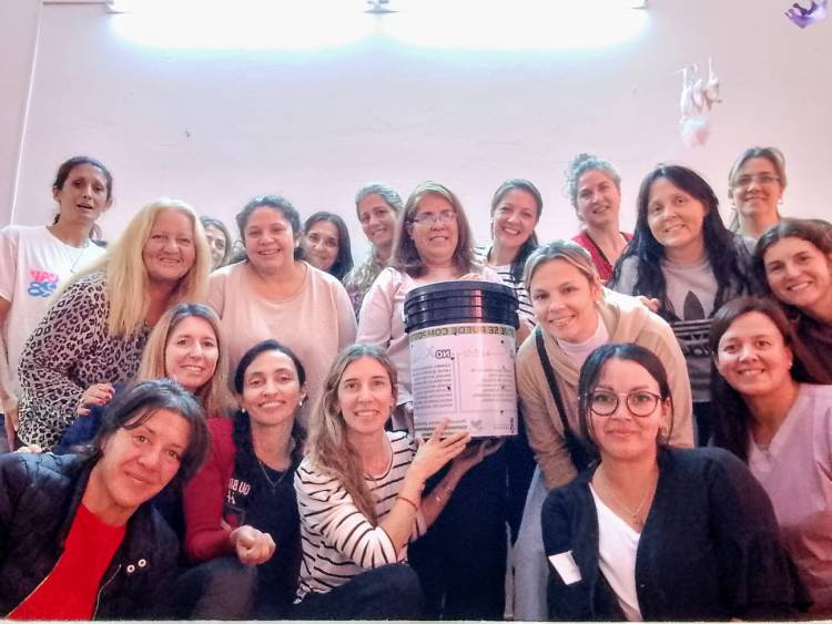 Docentes y personal del CAF N° 28 se capacitaron en compostaje domiciliario