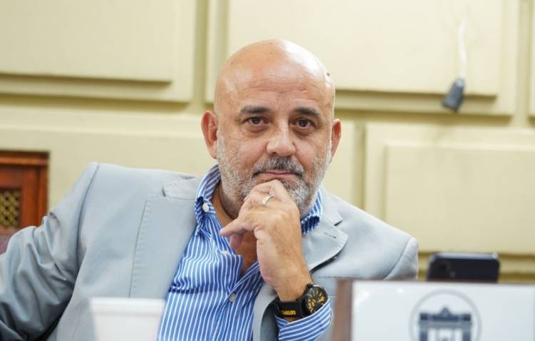 Palo Oliver solicitó dar marcha atrás con el aumento del servicio complementario de Iapos