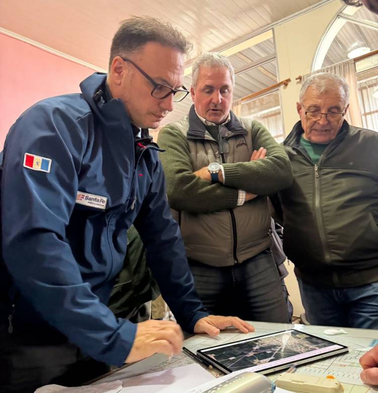 Enrico: “El trabajo previo que el Gobierno Provincial y la Municipalidad de Vera realizaron permitió que el agua escurra mucho más rápido en la ciudad”