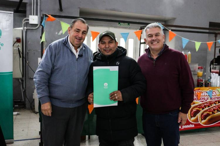 Plan de Regularización Dominial: Municipio y Provincia entregaron nuevas escrituras