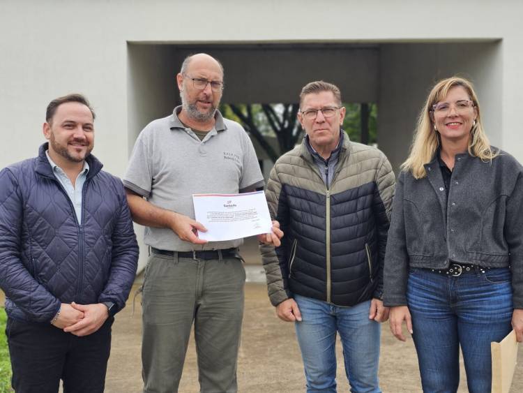Aporte del senador Borla a Escuela de Pedro Gómez Cello