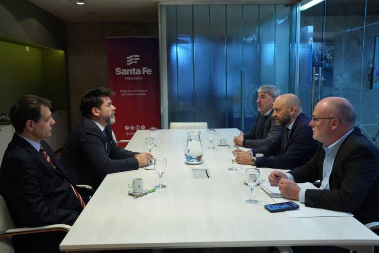 Santa Fe avanza en una agenda común con la operadora del puerto de La Plata para potenciar el comercio exterior